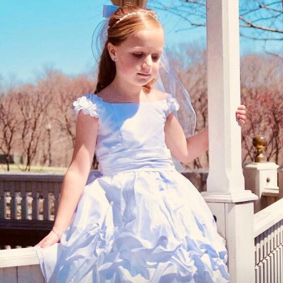 Joan Calabrese Girls formal dress in white aged 7 - Picture 2 of 12